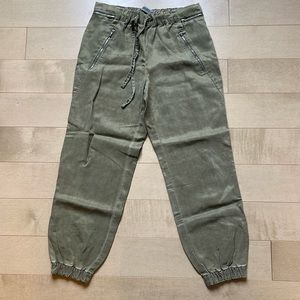 Khaki dressed up trousers